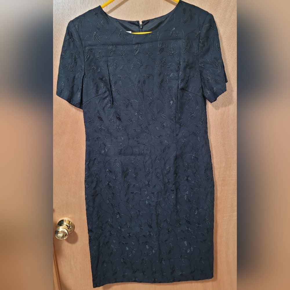 Talbots Lined Black Floral Embroidered Short Sleeve Dress Size 10
